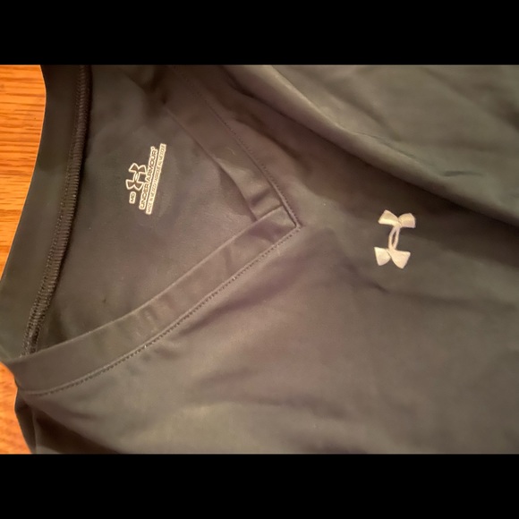 Black long sleeve Under Armor shirt - Picture 2 of 3